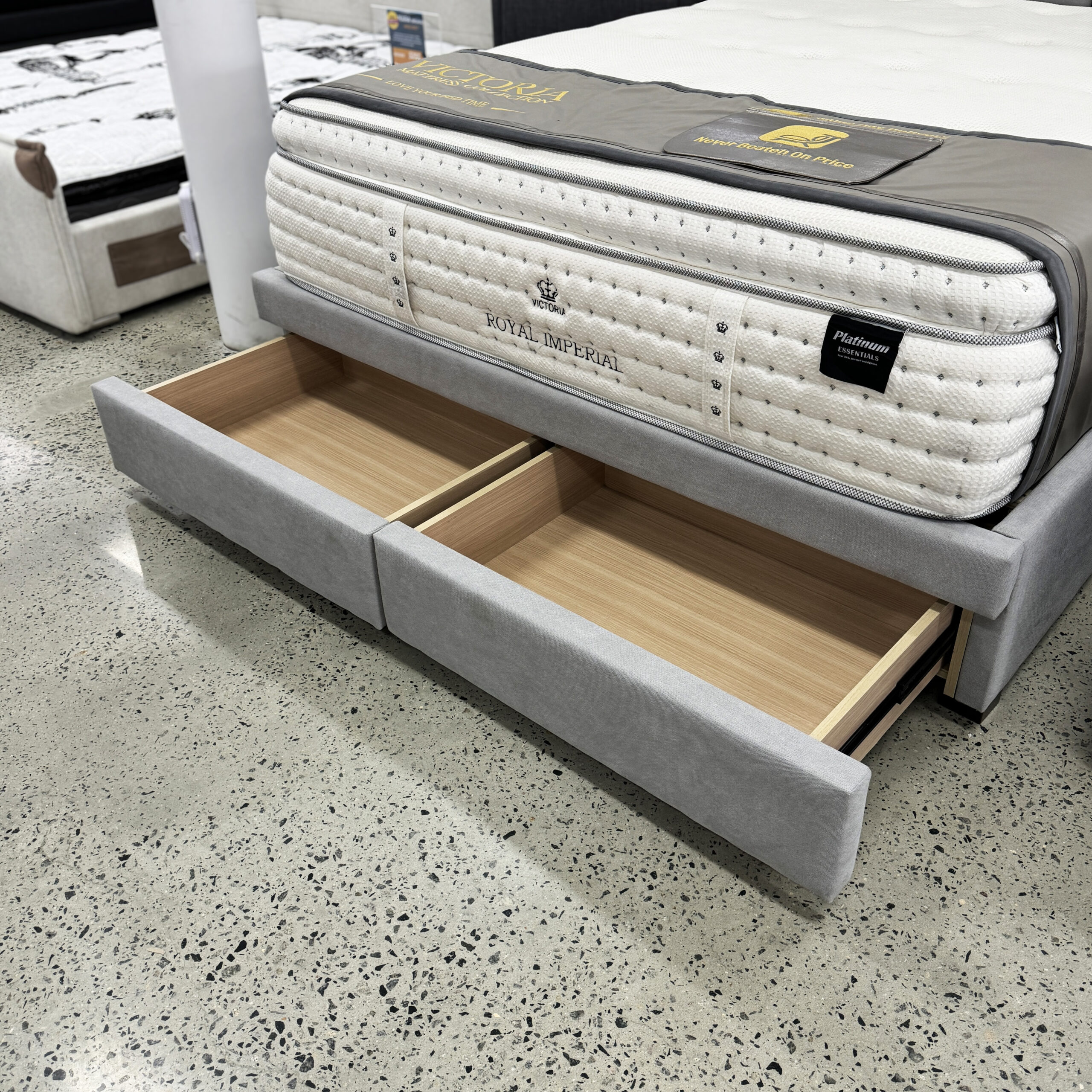 Moana Miss Mist King Bed Moana Miss Mist King Bed