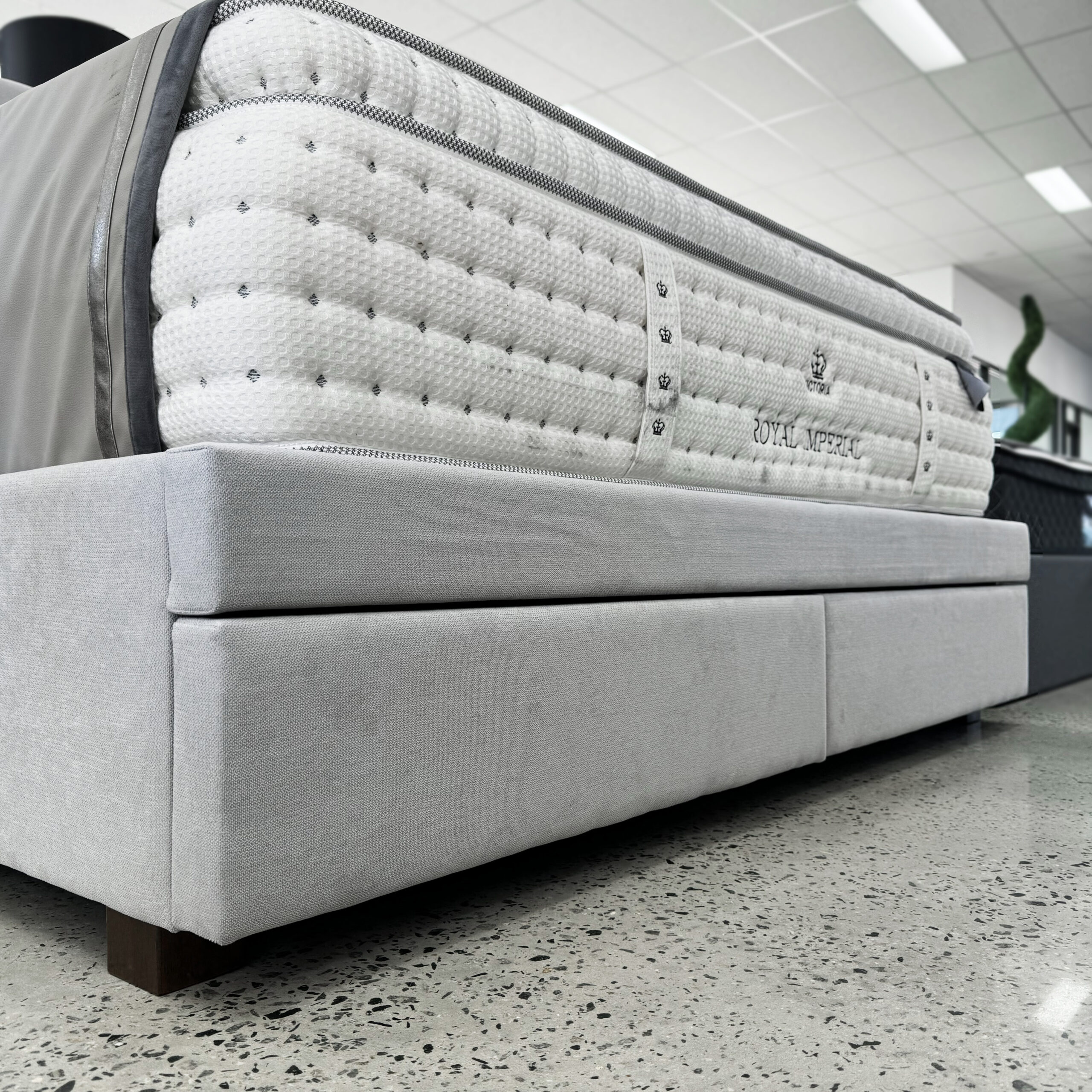 Moana Miss Mist King Bed Moana Miss Mist King Bed