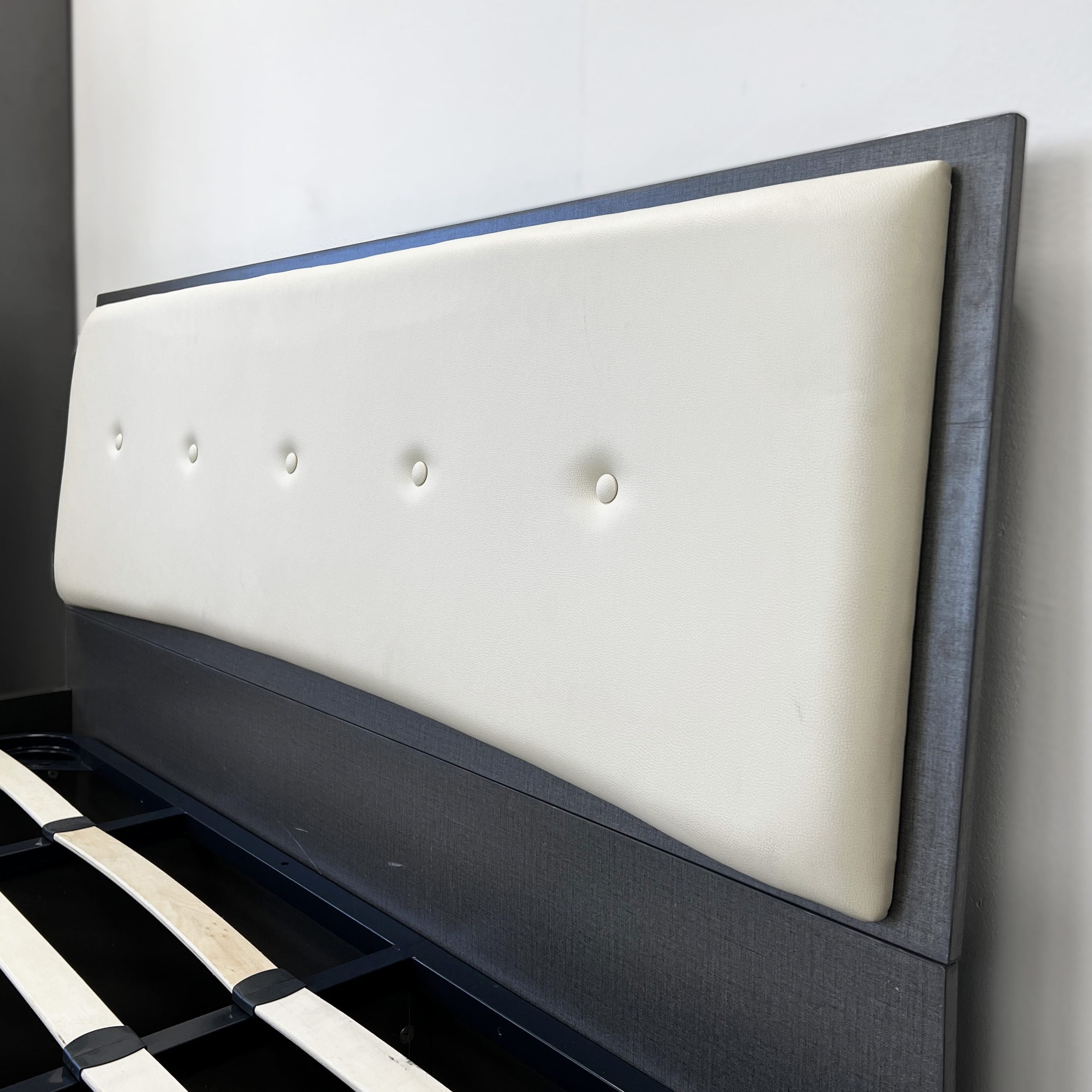 Valentina Delux DT410 King Bed Valentina Delux DT410 King Bed
