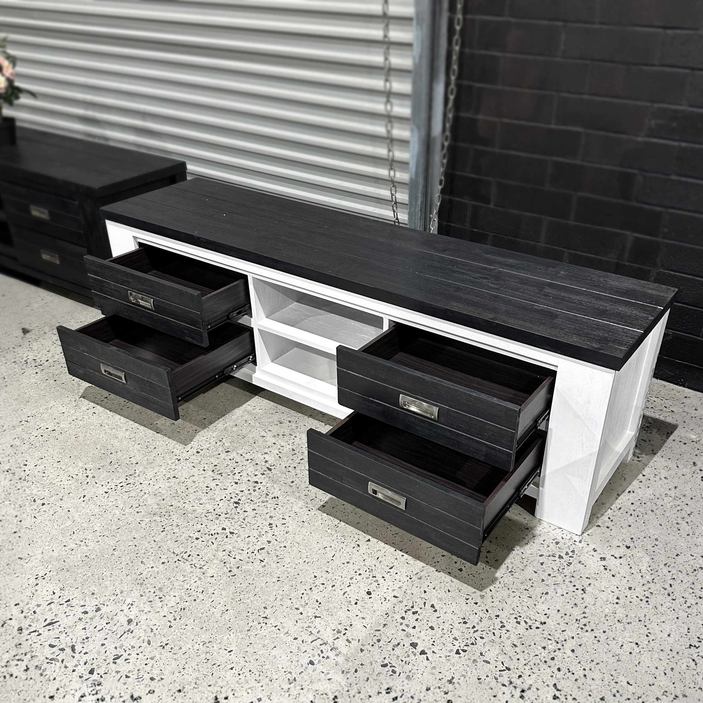 Freida TV Unit_Kingdom_1608_ (1)