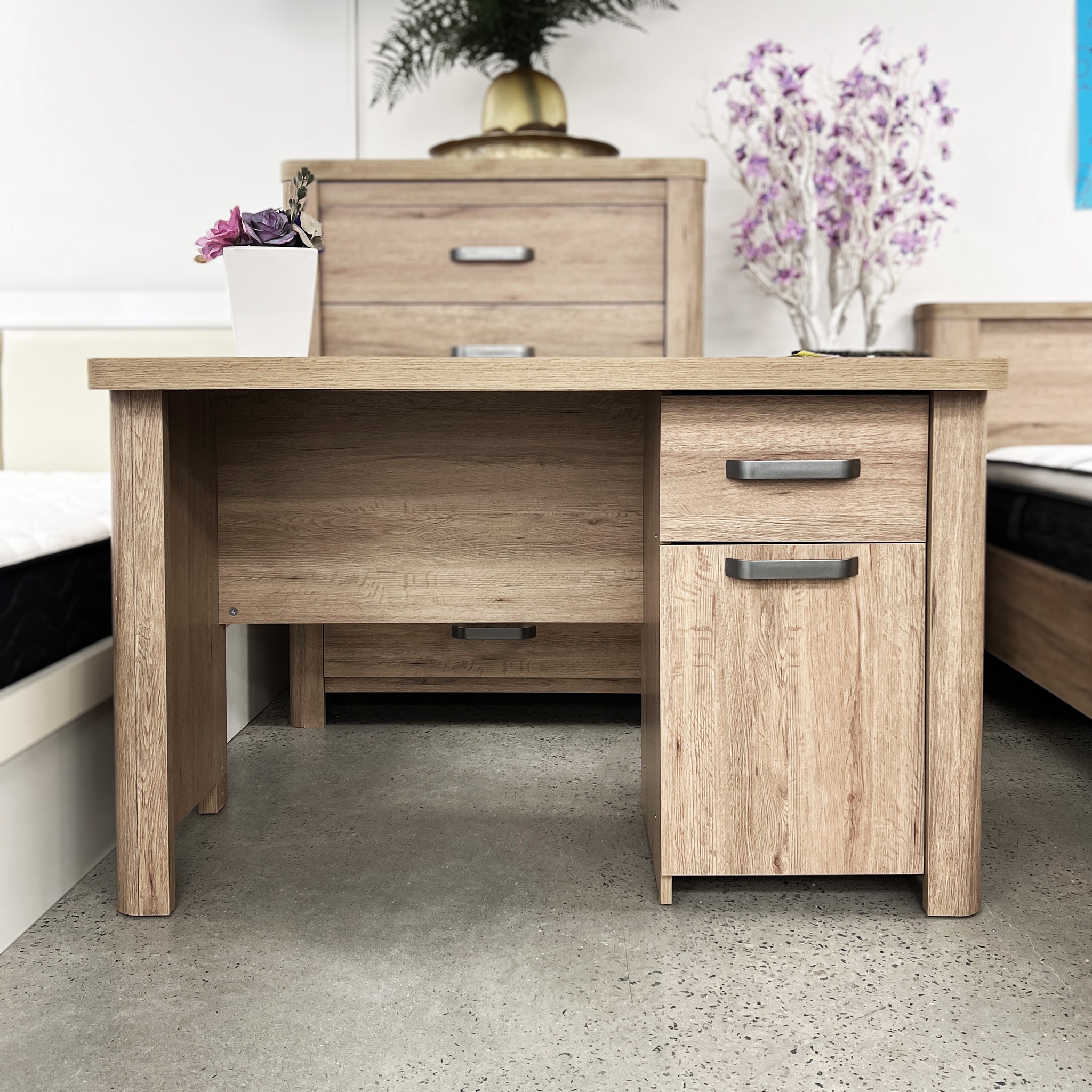 OLIVOS STUDY DESK