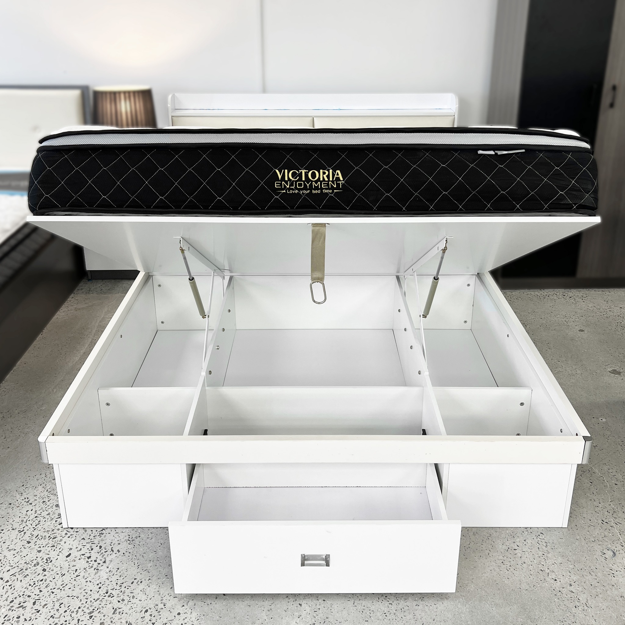 ZINUS 1