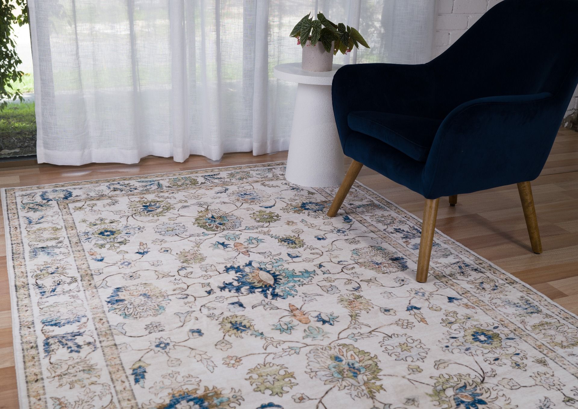 alpini_42233-ivory_room_scene