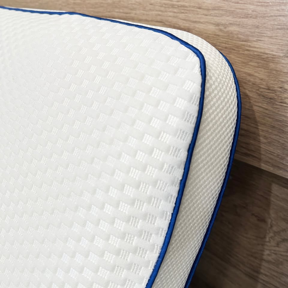 bouncy pillow 1