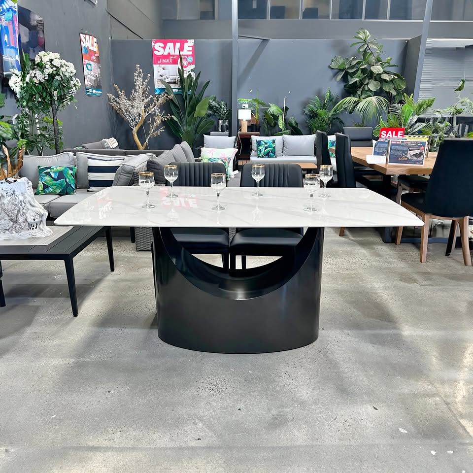 danya table