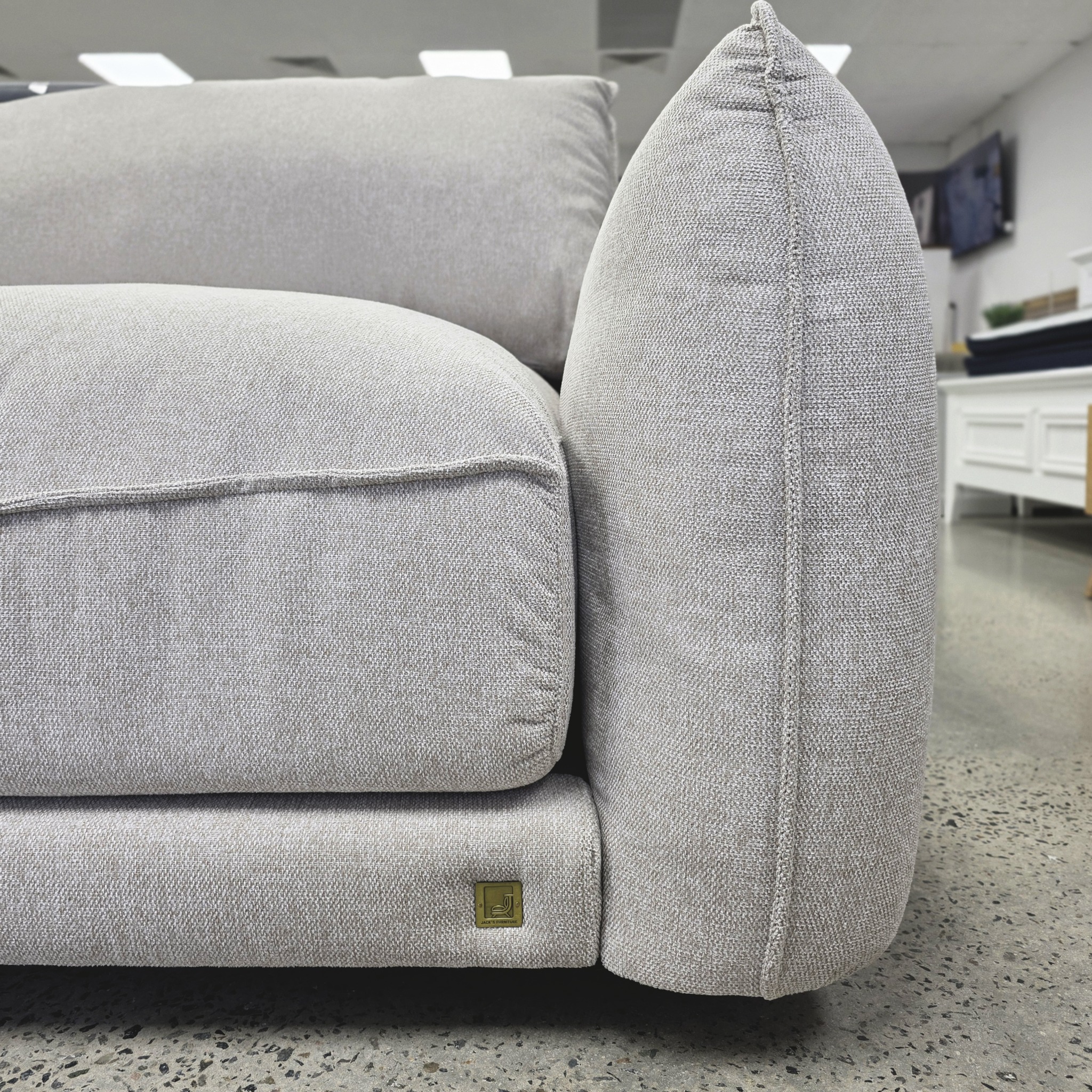 logan beige 5