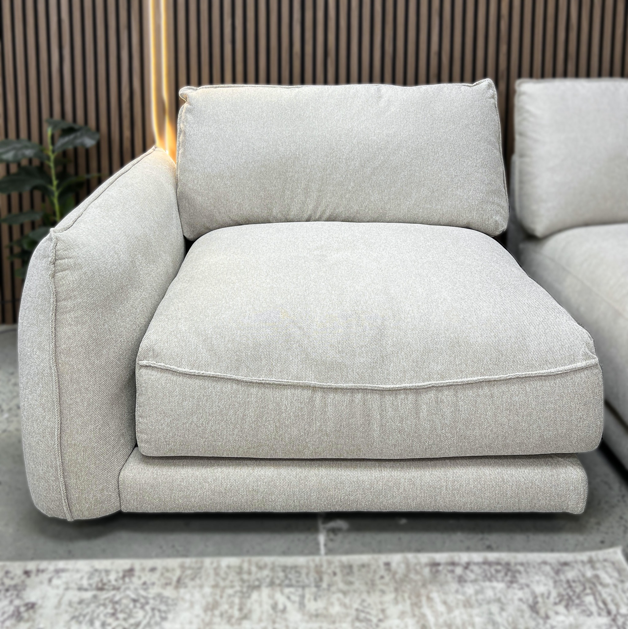 logan beige 9