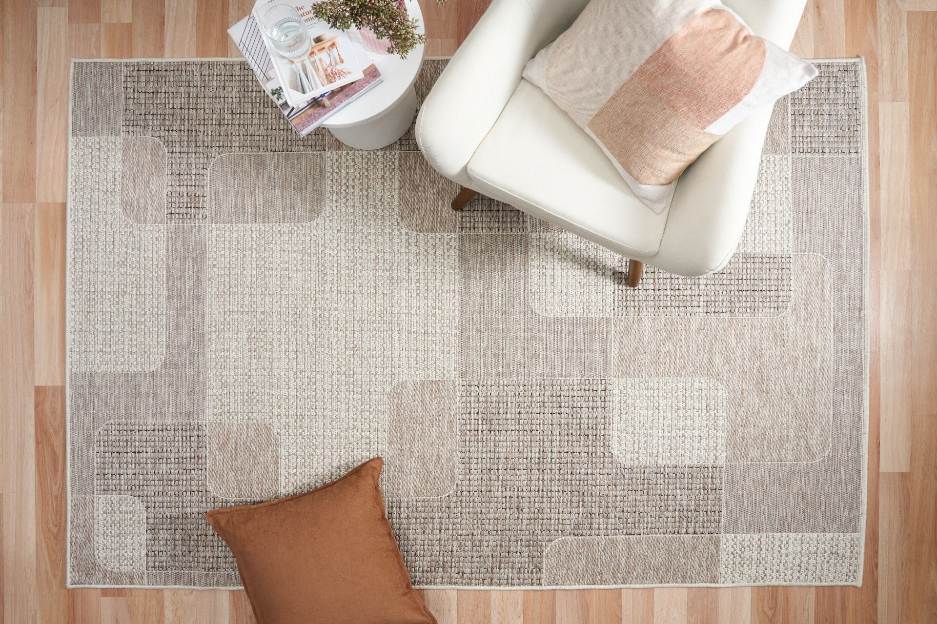 patio50005_linen_room