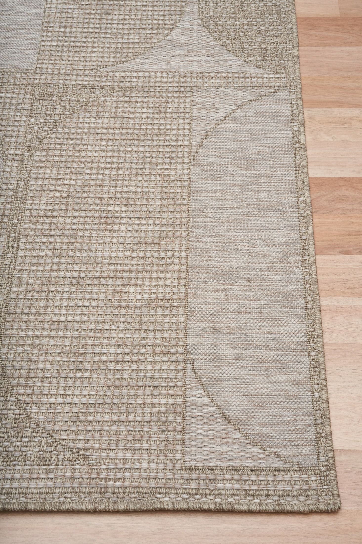patio65001_straw_corner