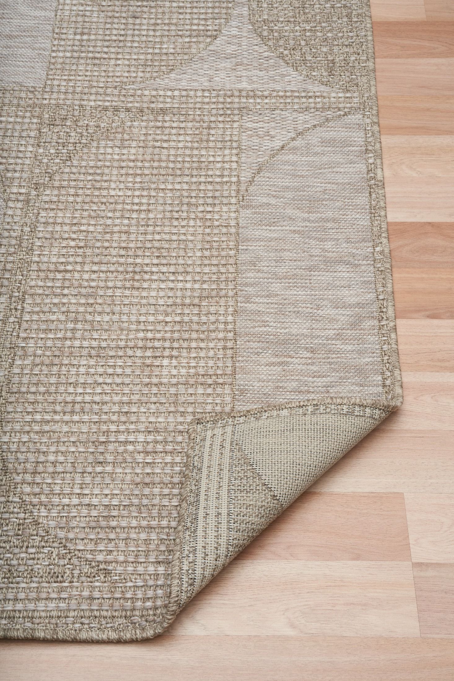 patio65001_straw_corner2