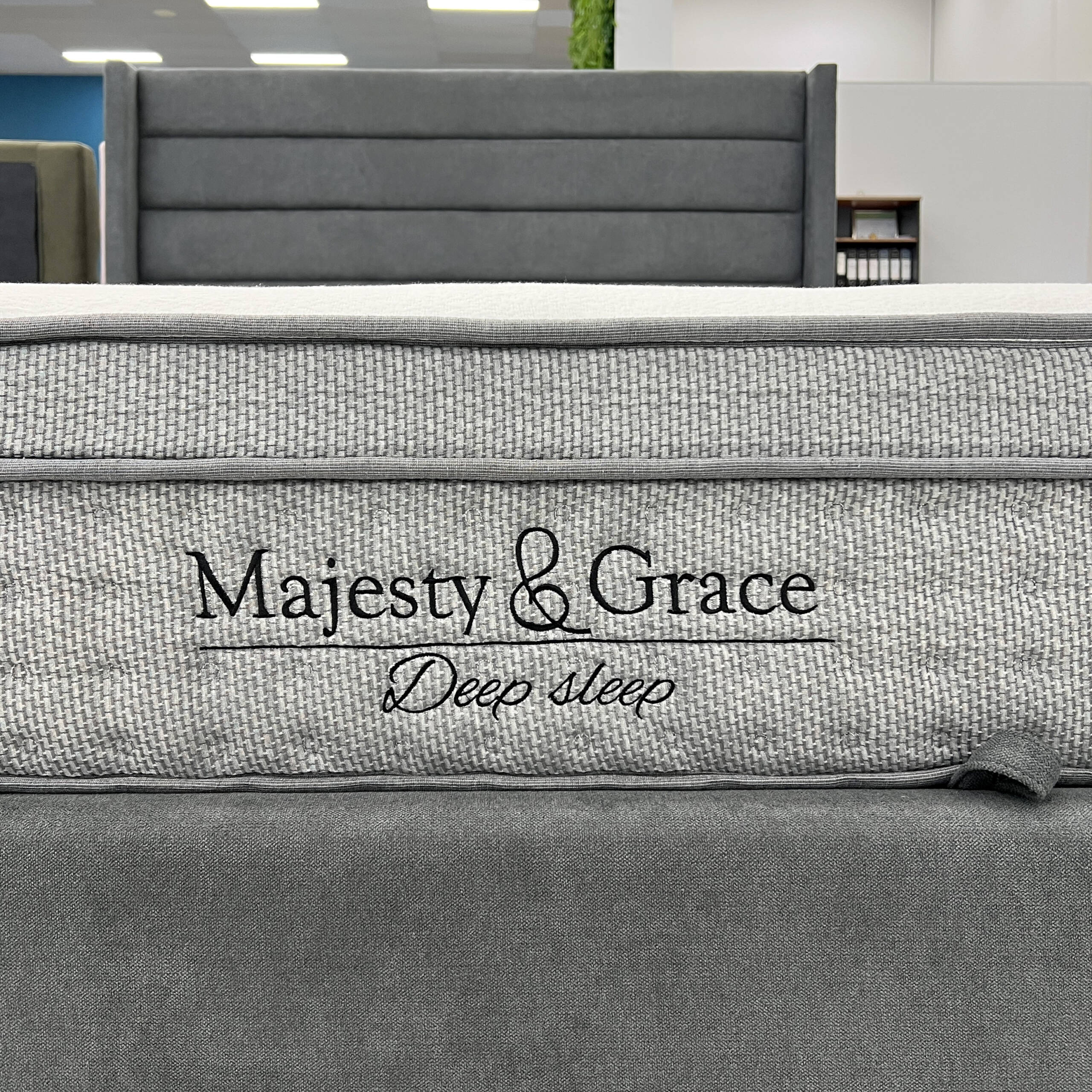 Majesty & Grace (4)