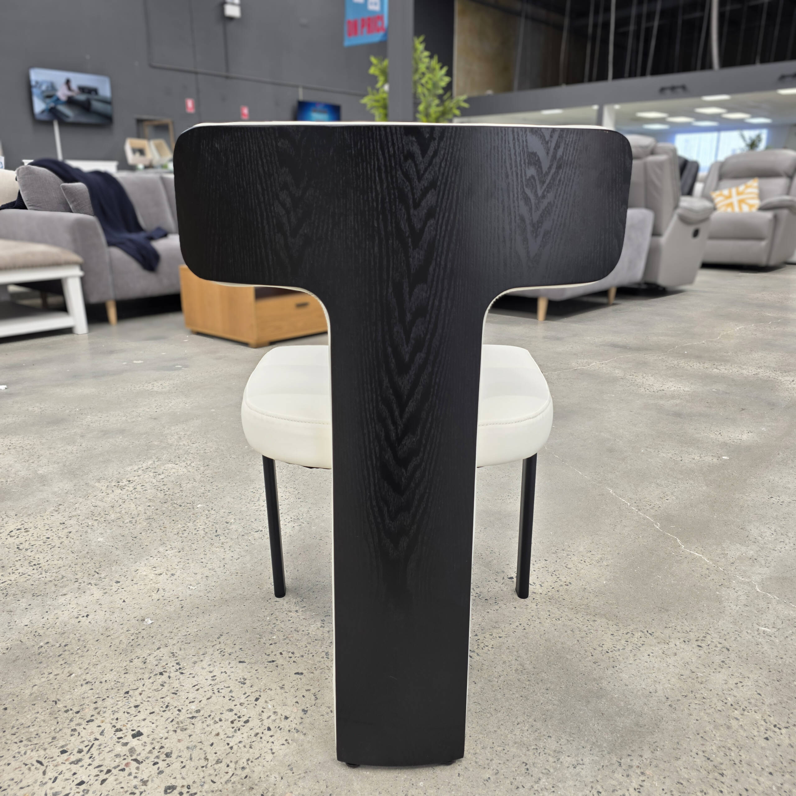 Hugo Chair (1)