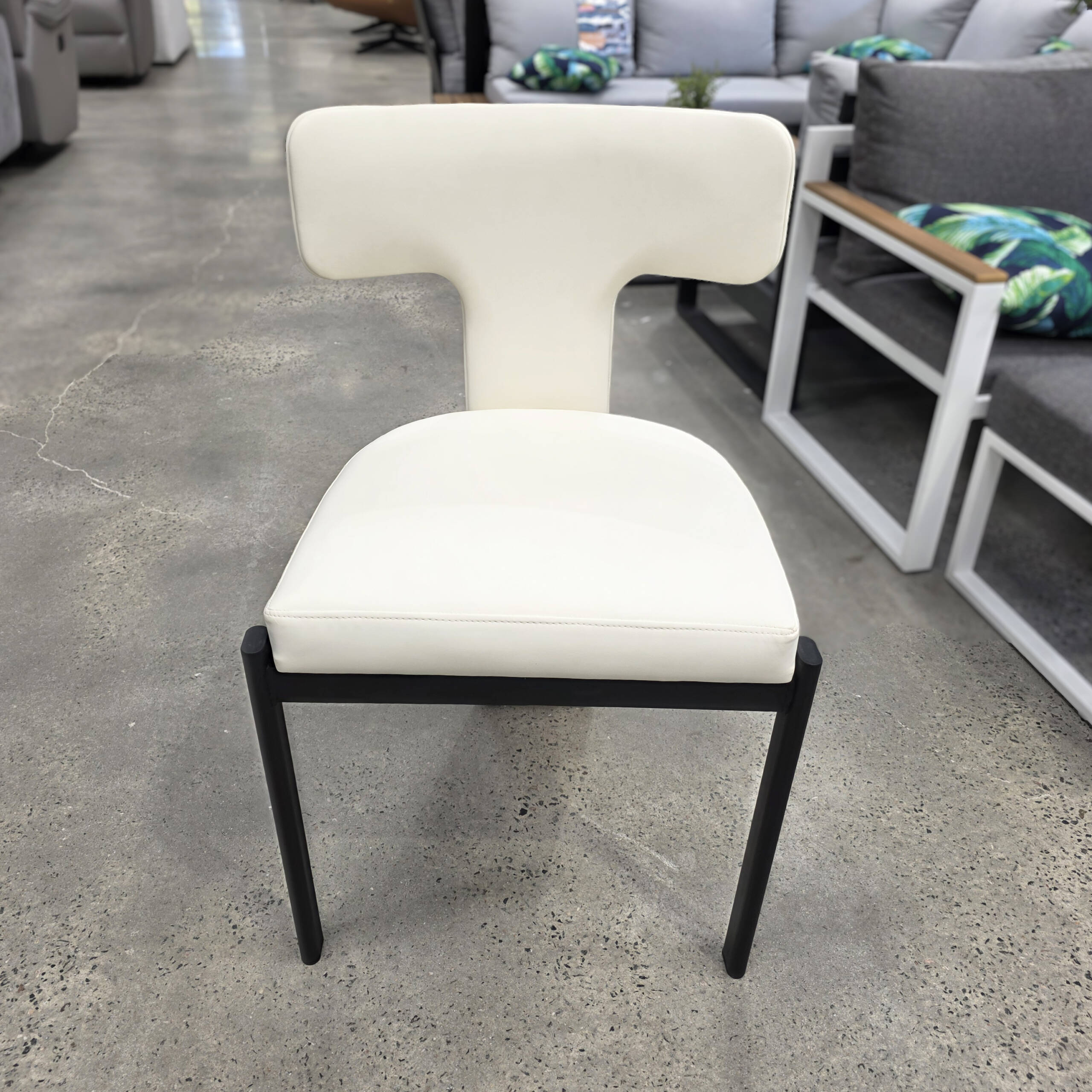 Hugo Chair (4)