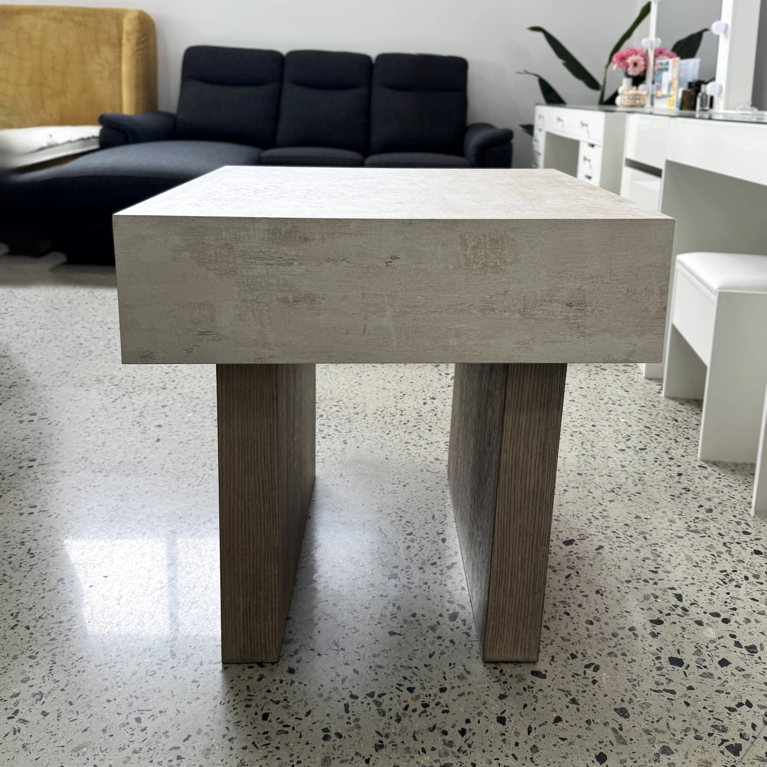 Jorlaina End Table (4)