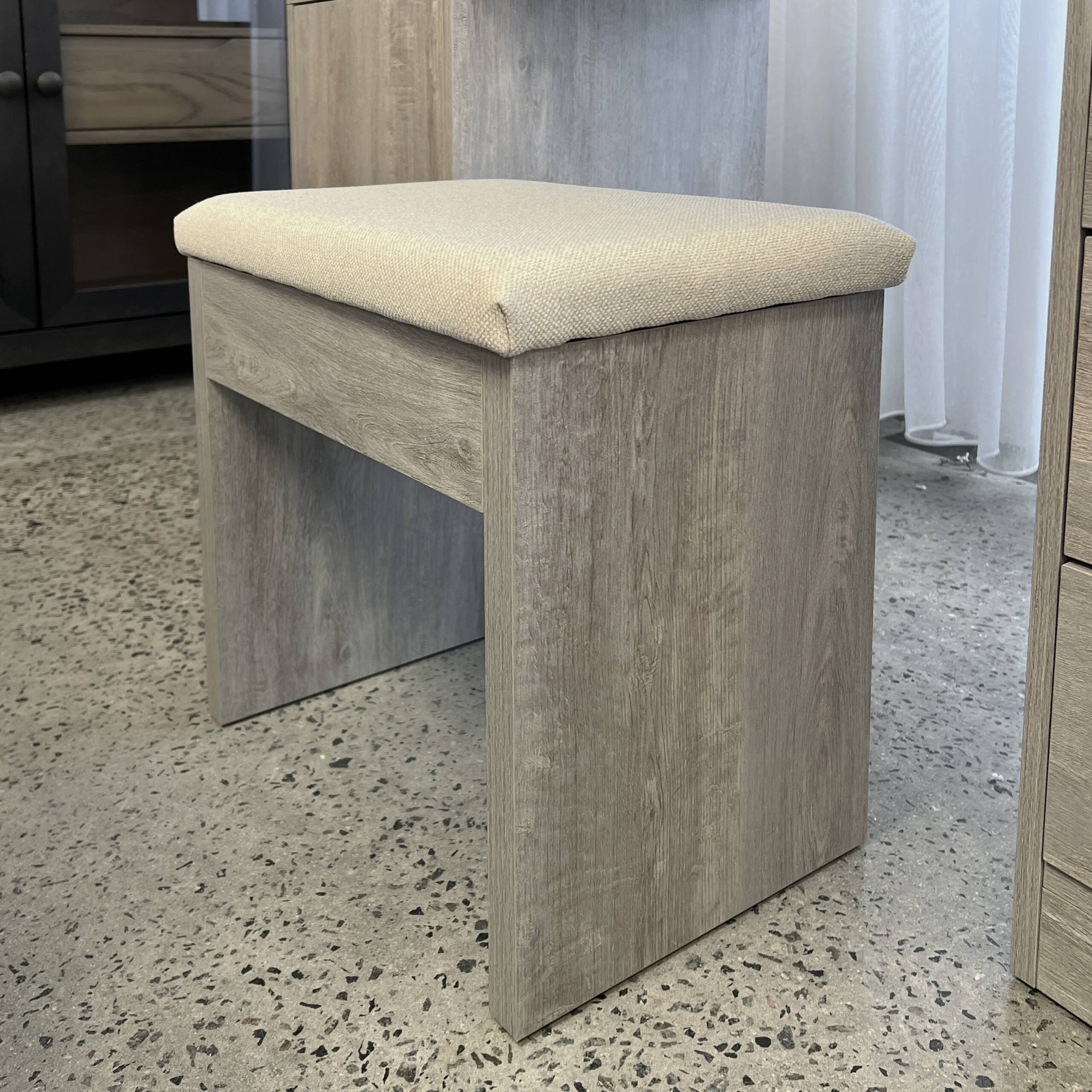 Argo Dressing Table (12)