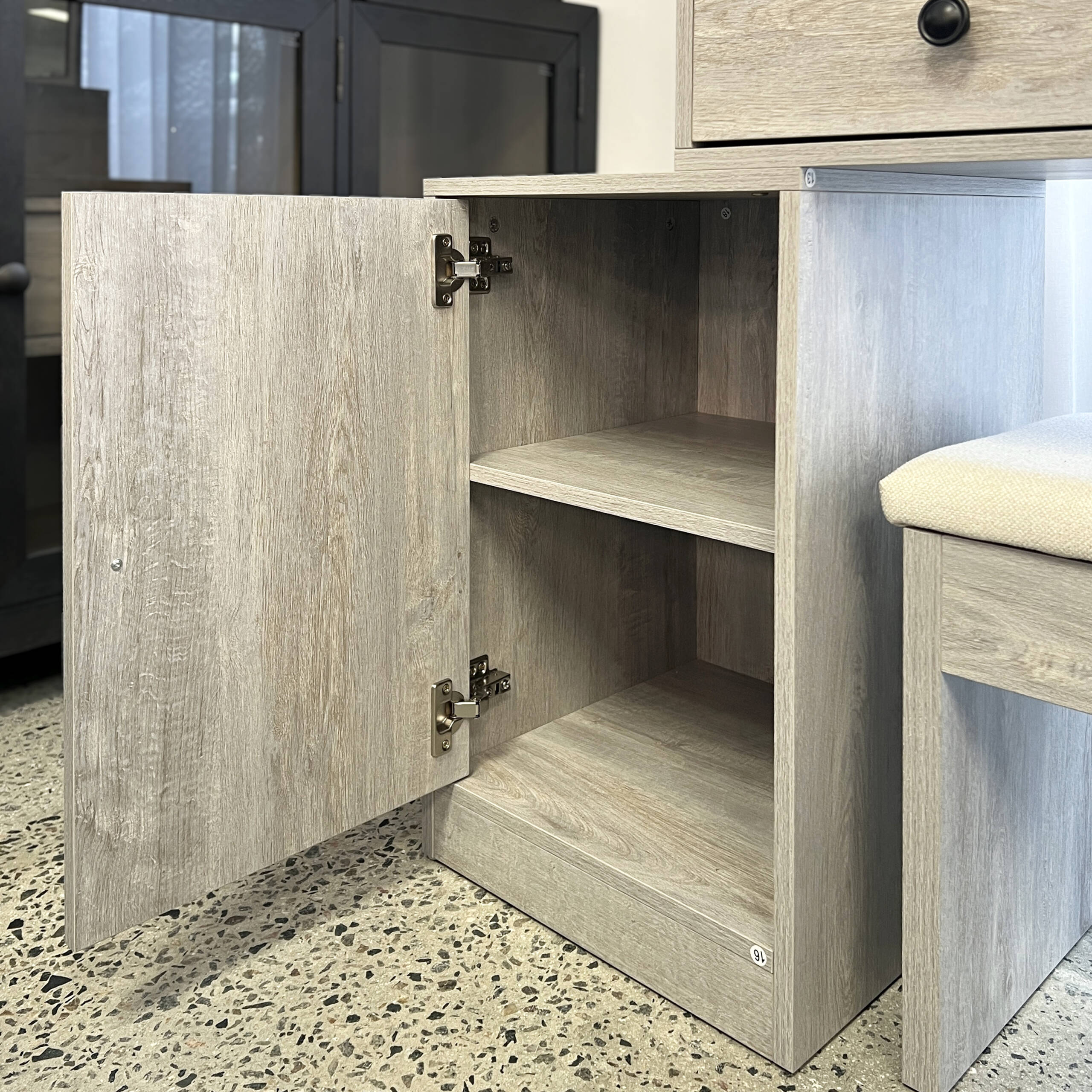 Argo Dressing Table (6)