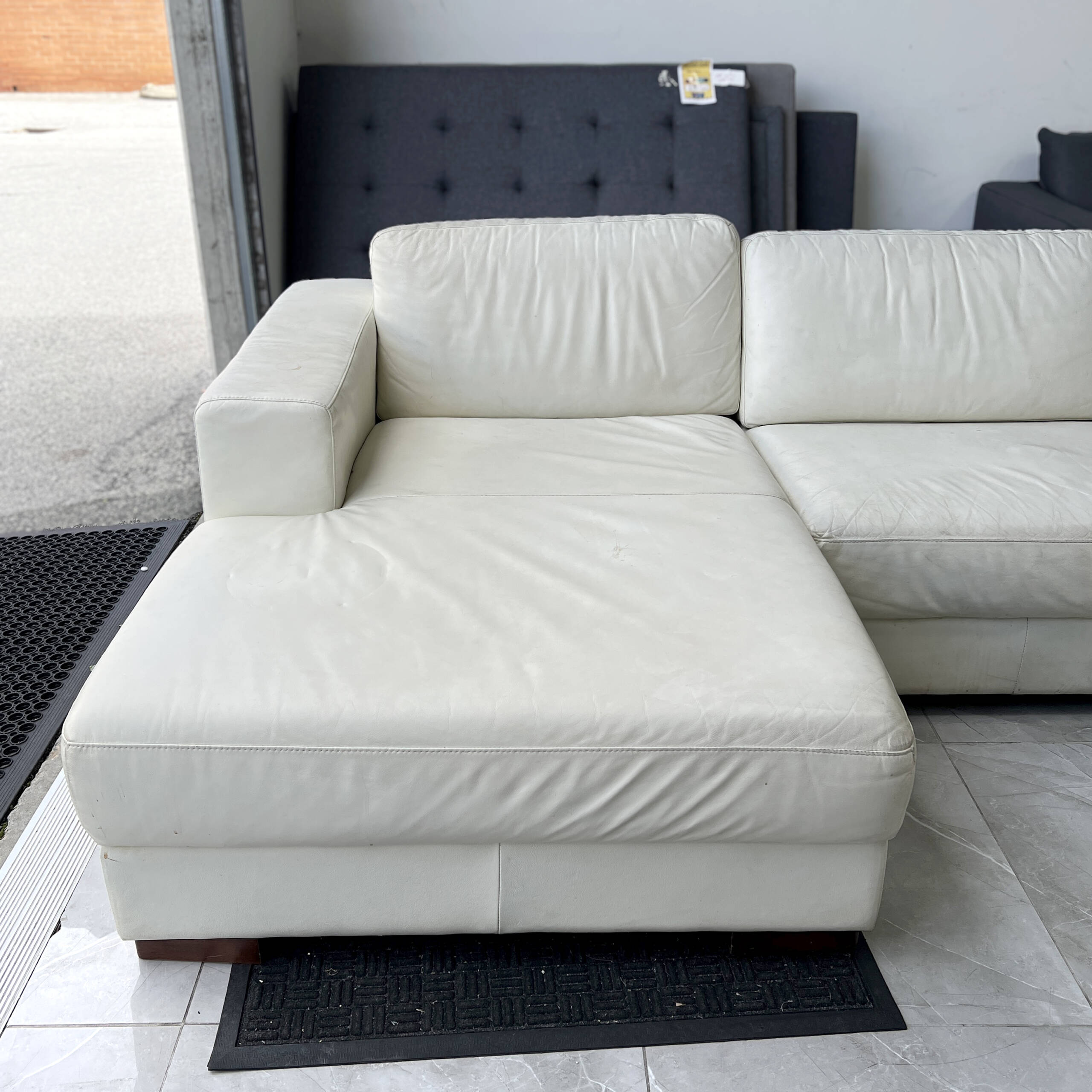 White Sofa (6)