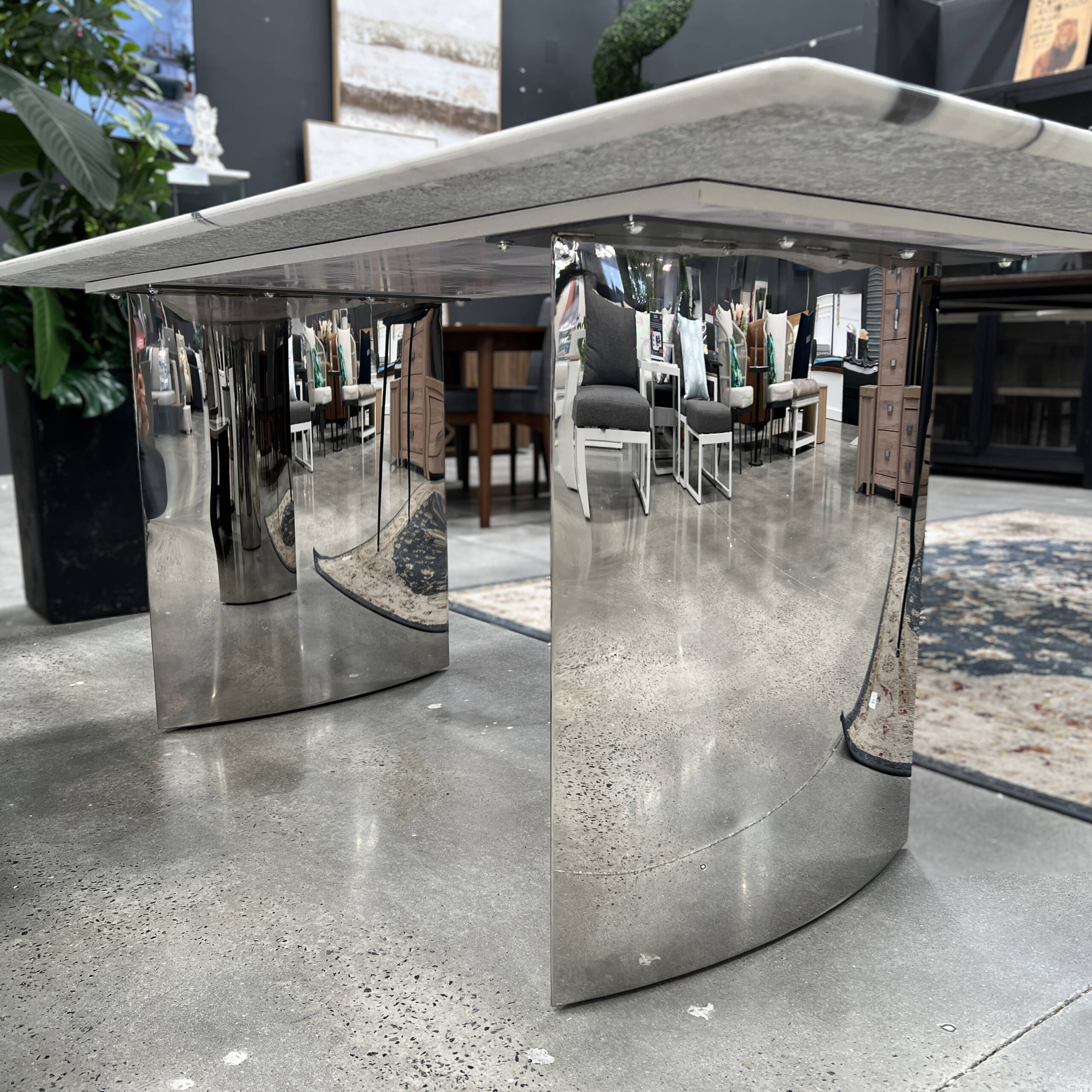Colette dining table (9)
