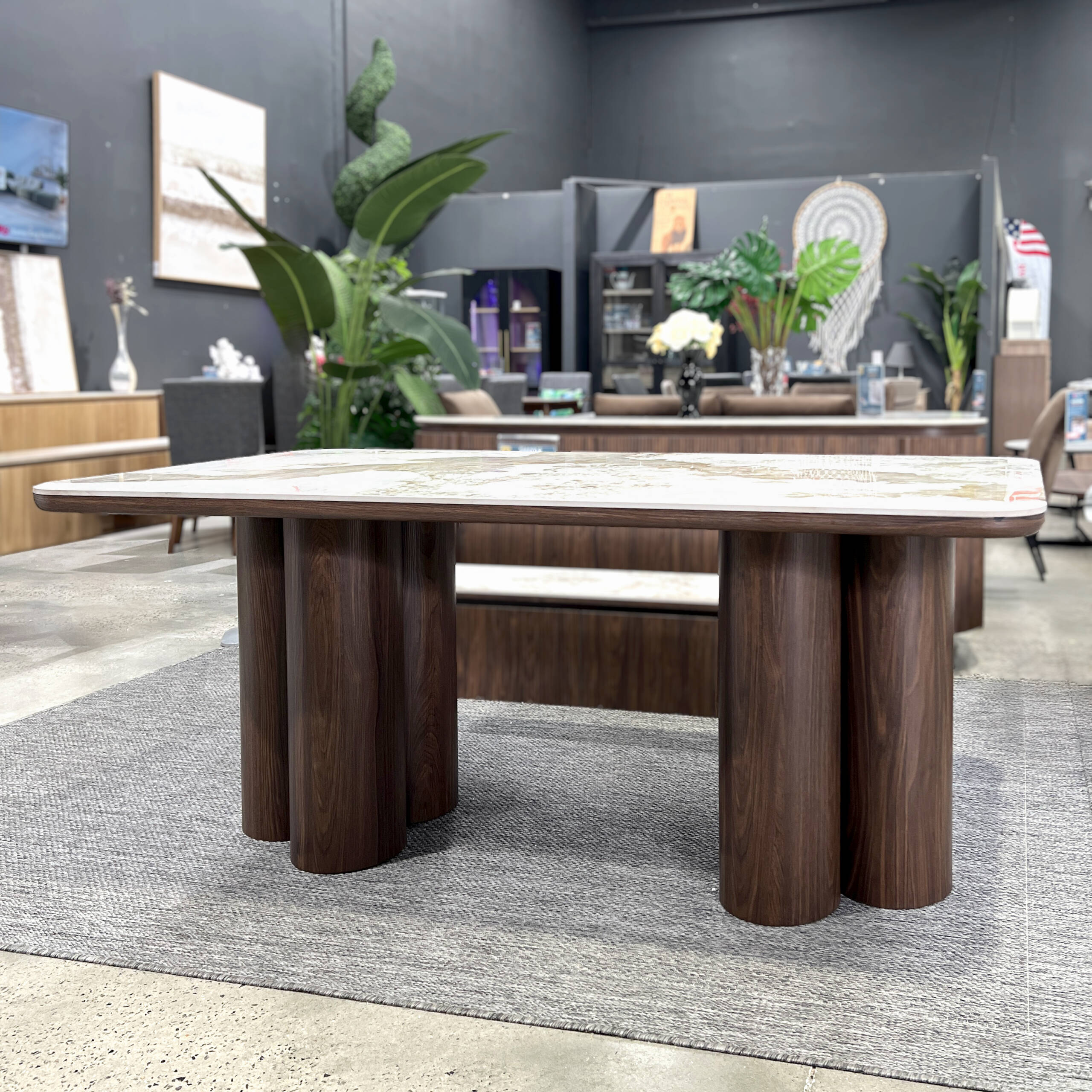 Hanna Dining Table (1)