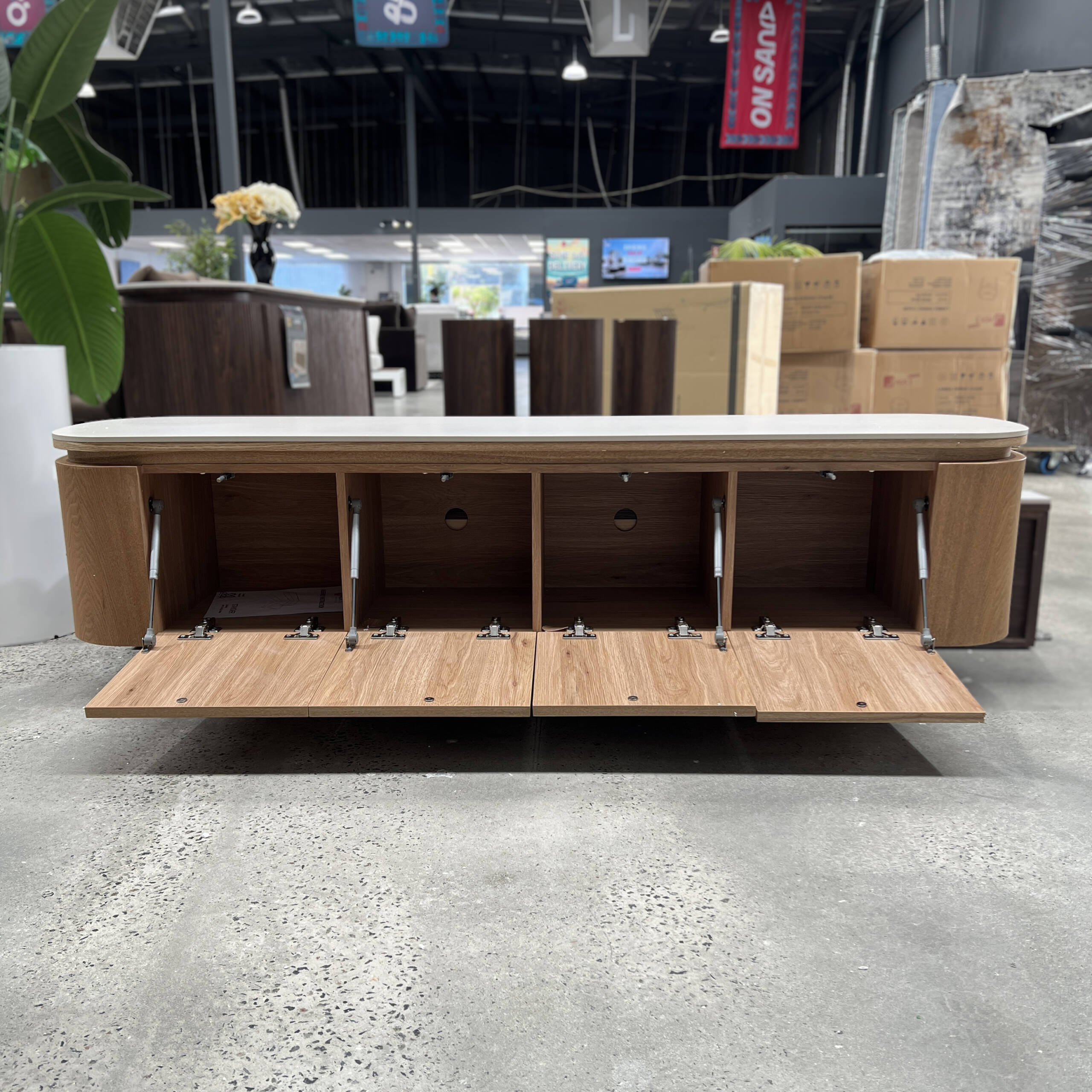 lamba TV unit (2)