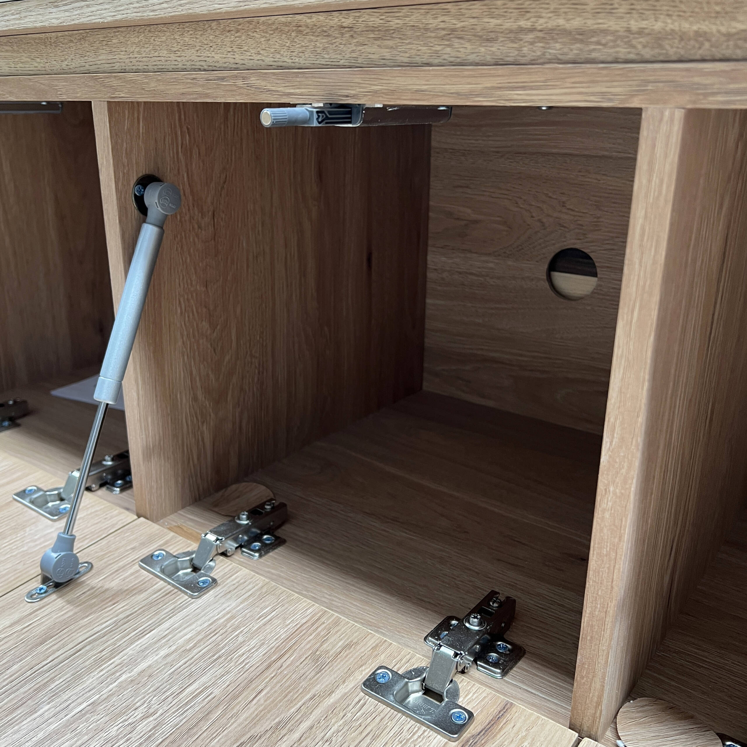 lamba TV unit (3)