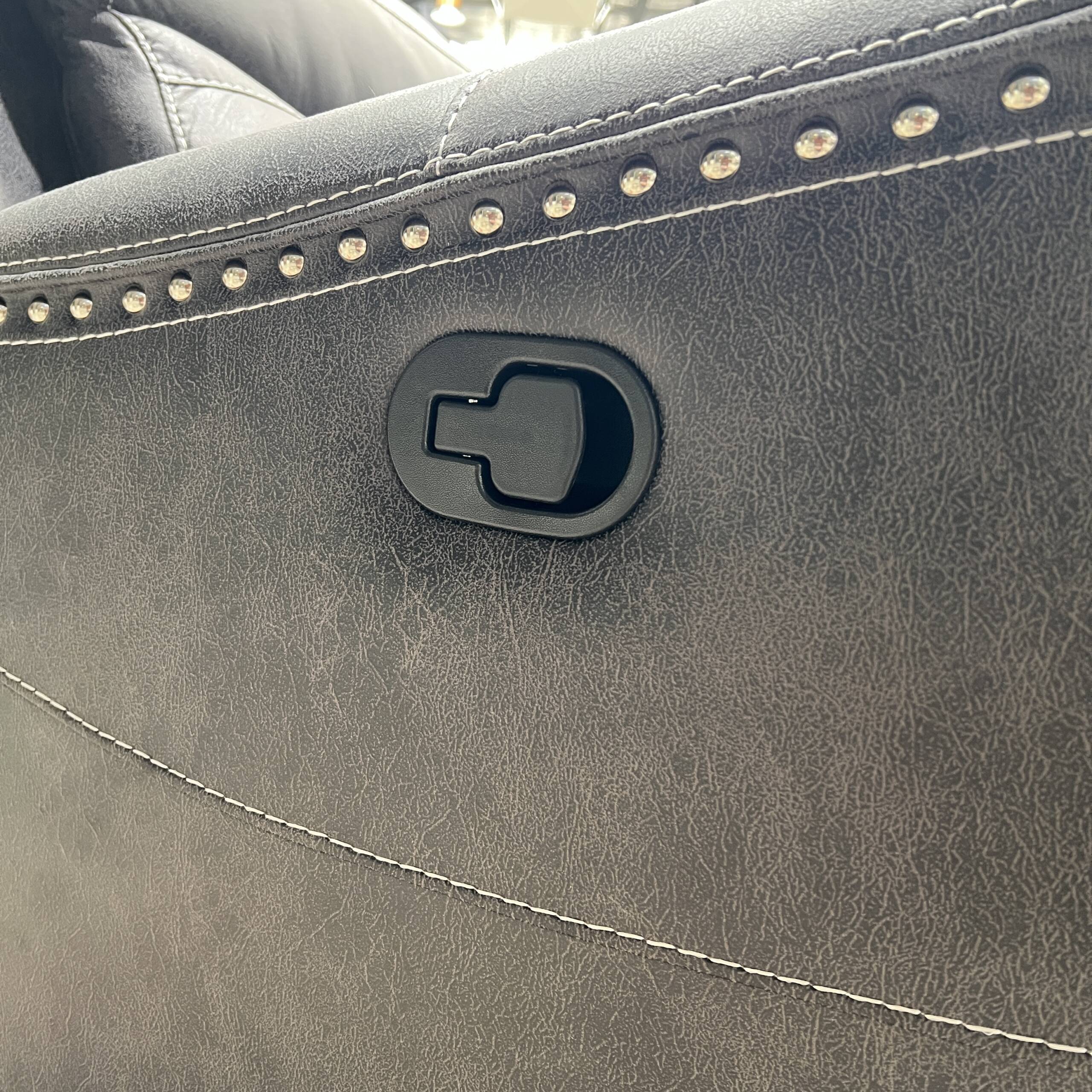 noah details (3)